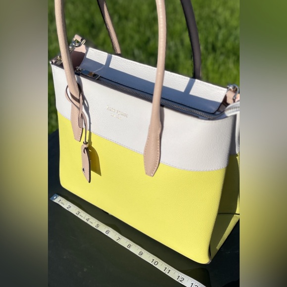 Cheerful yellow and white leather Kate Spade large satchel 🌼 - Picture 4 of 8